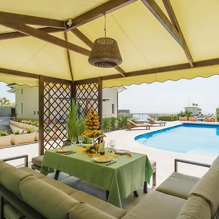 Villa Sanremo *