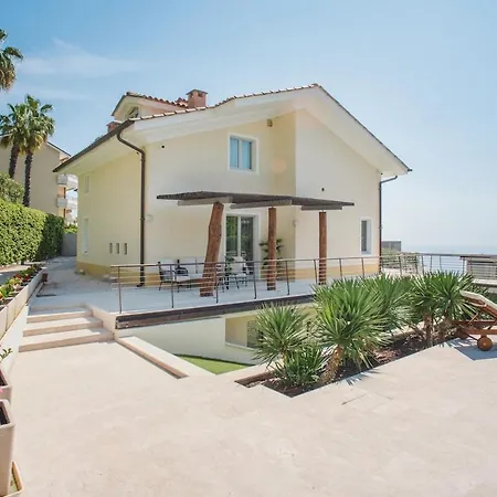Villa Sanremo *
